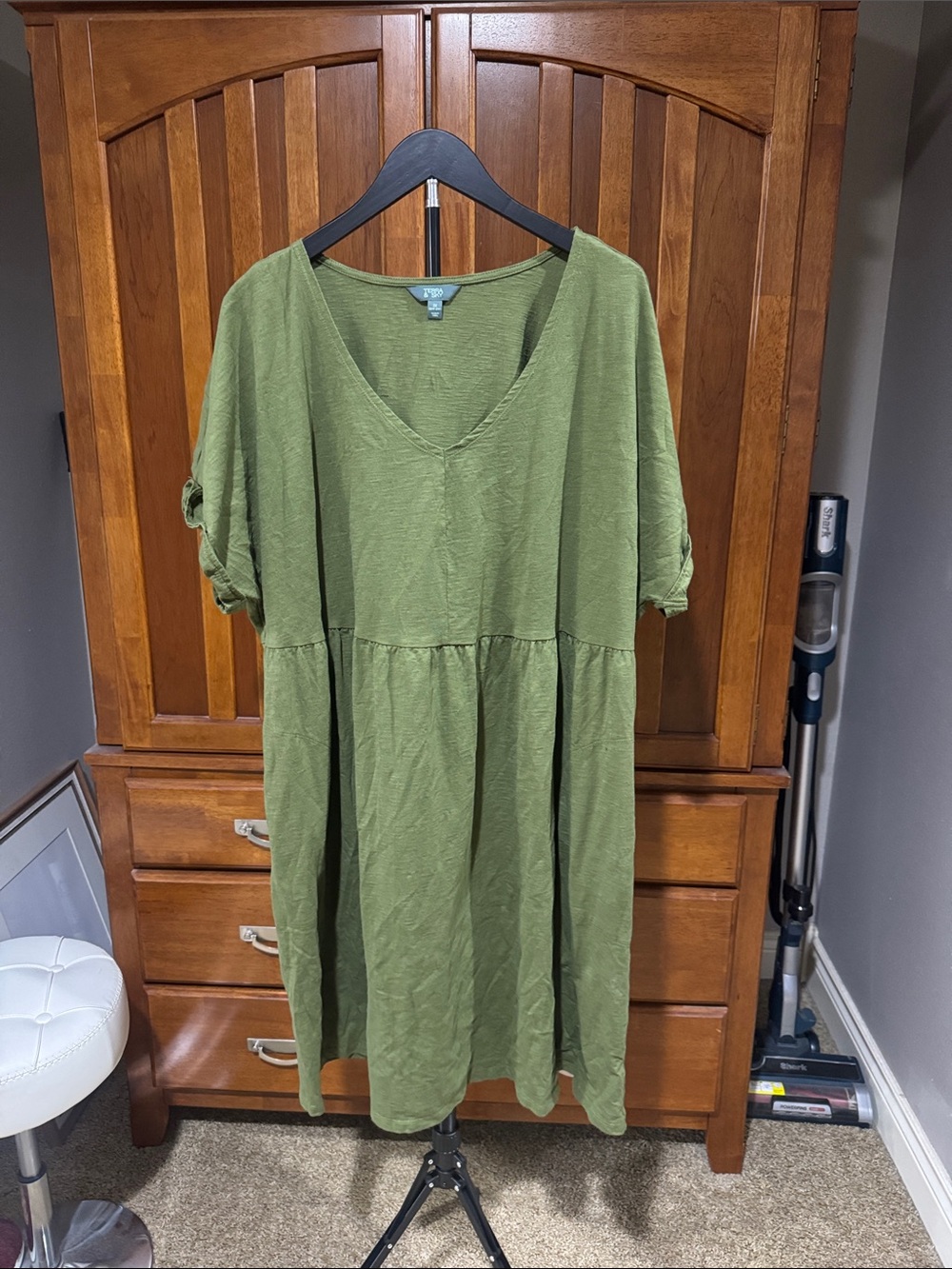 Terra & Sky Olive V-Neck Smock Tunic